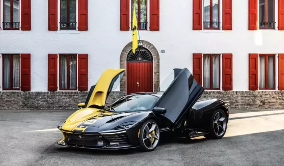 Tỷ phú chi 683 tỷ đồng để đấu giá chiếc Ferrari Daytona SP3 599+1 độc nhất vô nhị