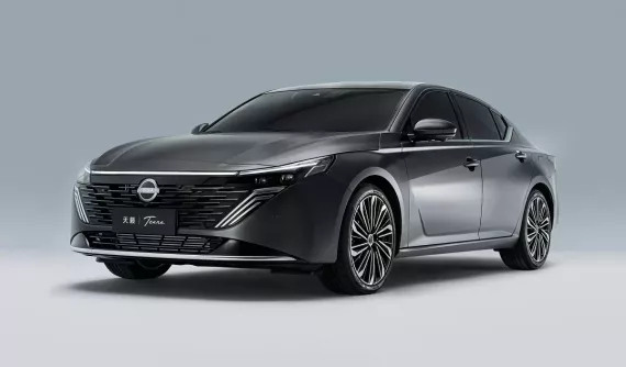 Nissan Teana 2026 được bổ sung thiết kế và động cơ mới, đe dọa Toyota Camry