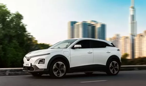 Doanh số SUV cỡ B tháng 7/2025: VinFast VF 6 bứt phá ngoạn mục, vươn lên dẫn đầu