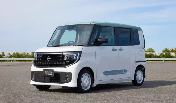 Nissan Roox - "xe hộp diêm" ẩn chứa bất ngờ lớn trong thân hình vuông vức và tí hon