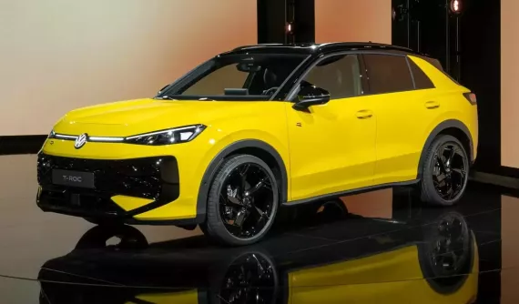 SUV cỡ B "bán chạy như tôm tươi" Volkswagen T-Roc được bổ sung thế hệ mới, thêm động cơ hybrid