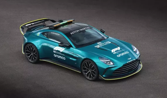 Aston Martin Vantage S làm xe an toàn tại giải đua xe Công thức 1