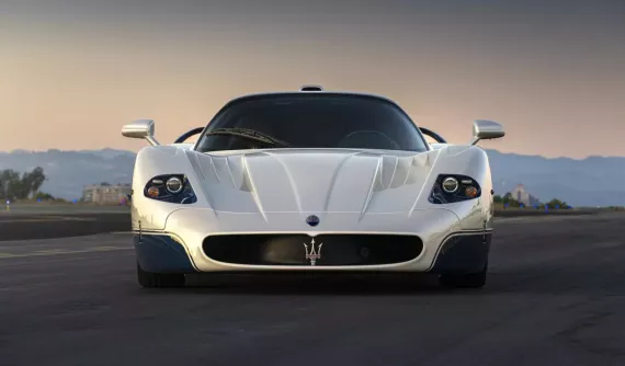 Chi tiết siêu phẩm Maserati MC12 mới được bán với giá kỷ lục