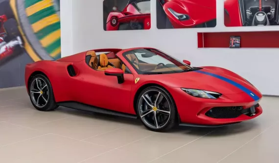 Đánh giá nhanh Ferrari 296 GTS cá nhân hóa đặc biệt tại Việt Nam: Màu sơn lạ mắt cùng gói carbon màu đỏ đắt tiền