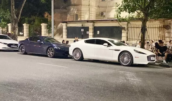 Cặp đôi Maserati Granturismo và Aston Martin Rapide S đi "ăn khuya" cùng nhau