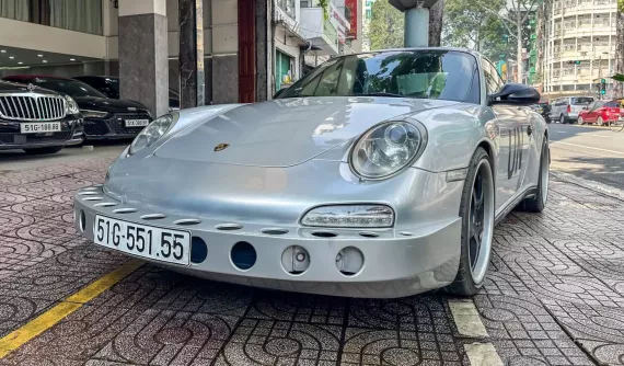 "Qua" Vũ đã lâu lắm mới cầm lái lại chiếc xe Porsche 911 997 độ cực lạ