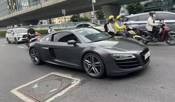 Siêu xe Audi R8 số sàn duy nhất Việt Nam tái xuất sau nhiều năm ở ẩn