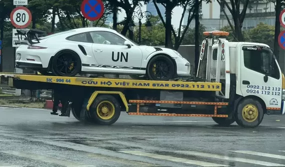 Chờ đợi nhiều năm nay "Qua" Vũ cũng đã có quả ngọt với Porsche 911 GT3 RS 991.1 ra biển trắng