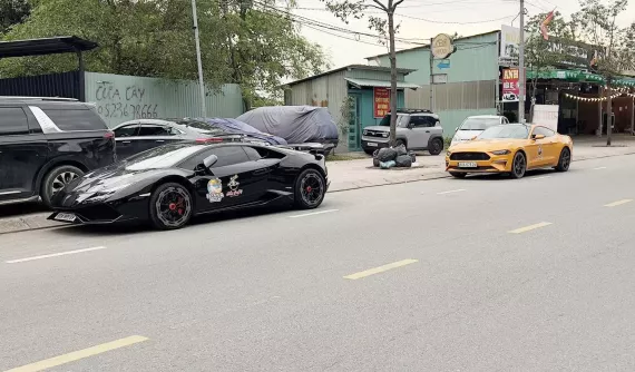 Cặp đôi siêu xe và xe thể thao đắt tiền của tay chơi xe Đồng Nai