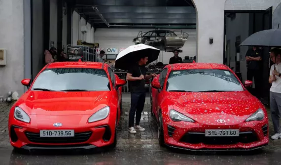 Cường "Đô-la" tậu xe Subaru BRZ số sàn, làm cặp với Toyota 86 đã mua đầu năm nay