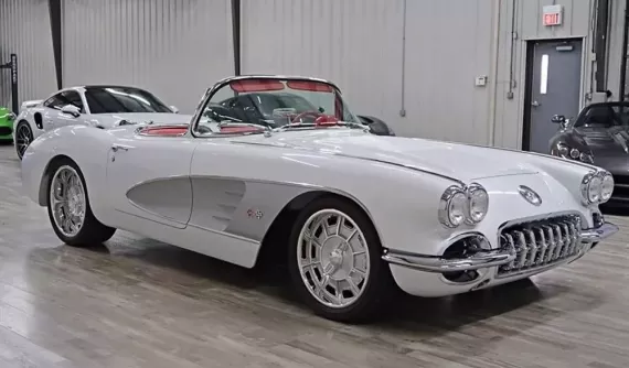 Một chiếc xe Chevrolet Corvette 1958 đang được chào bán nửa triệu đô la, đắt hơn các siêu xe hiện đại ngày nay