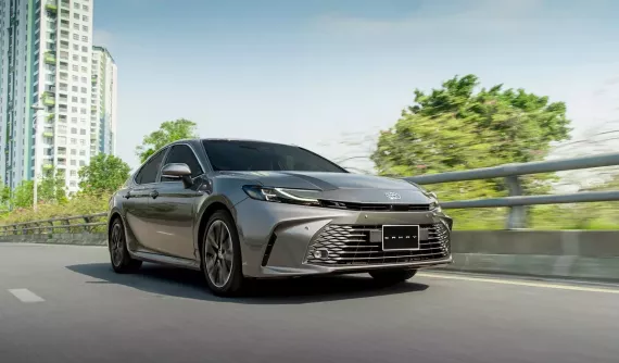 Toyota Camry được ưu đãi gần 80 triệu đồng trong tháng 10