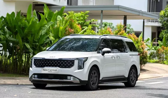 Kia Carnival Hybrid tại Việt Nam được giảm giá xuống dưới 1,8 tỷ đồng trong tháng 10