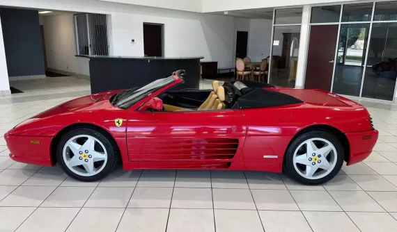 Một tay chơi chốt mua xe Ferrari hơn 31 tuổi thay vì Ford F-150 hầm hố, giá rẻ đi kèm với những luật riêng