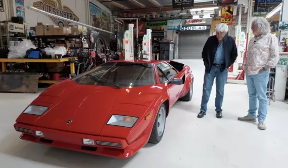 Cận cảnh Lamborghini Countach của Jay Leno, chiếc xe mà người bạn già của ông tiết lộ là mơ ước tuổi 18