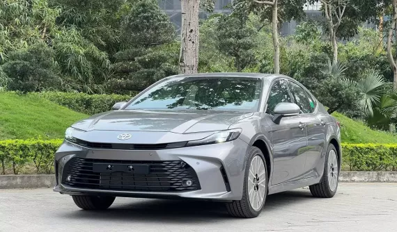 Doanh số sedan hạng D tháng 9/2025: Thấp giật mình, không xe nào bán được 100 chiếc