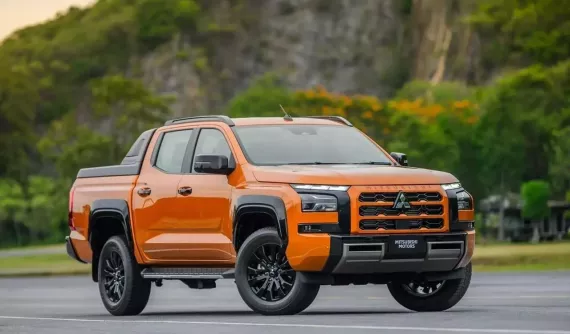 Doanh số xe bán tải tháng 9/2025: Mitsubishi Triton vụt sáng, vượt qua Toyota Hilux