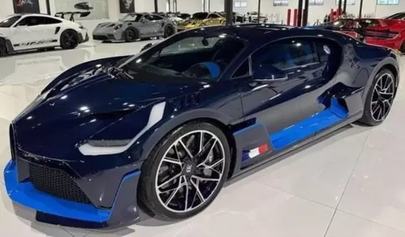 Bugatti Divo vốn đã siêu đắt rồi, nhưng xe đã qua sử dụng còn gấp 3, lên đến 15,8 triệu USD thì quá điên rồ