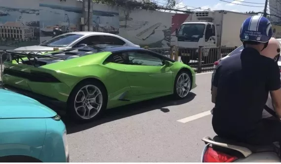 Bắt gặp siêu xe Lamborghini Huracan bí ẩn nhất Việt Nam tái xuất