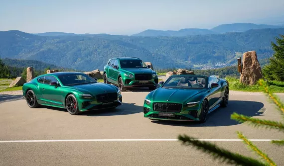 Bentley giới thiệu bộ sưu tập xe Black Forest Regional độc quyền cho đại lý ở Đức