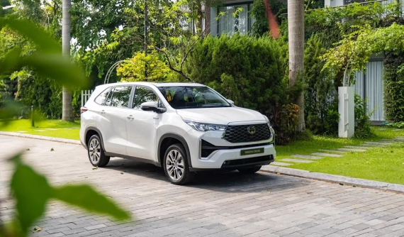 Toyota Innova Cross sắp được bổ sung phiên bản giá rẻ hơn ở Việt Nam