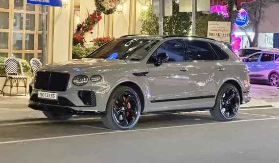 Bentley Bentayga Speed siêu hiếm bất ngờ bị bắt gặp ở Tp.HCM với biển số Hải Phòng