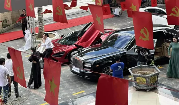 Dàn siêu xe gần 100 tỷ đồng xuất hiện tại tỉnh Hải Dương chớp nhoáng