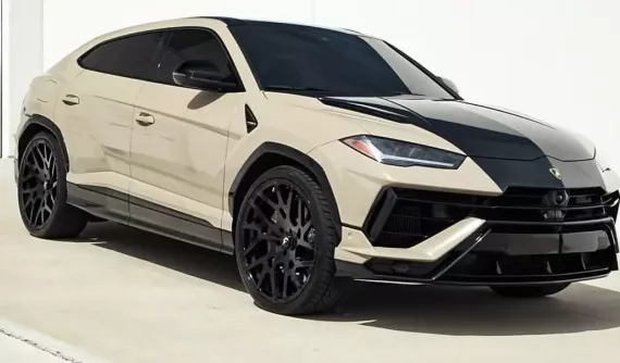 Chiếc Lamborghini Urus này được làm mới rất nhẹ nhàng, điểm nhấn là bộ mâm của Forgiato