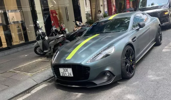 Aston Martin Rapide AMR phiên bản giới hạn bất ngờ lăn bánh ở Việt Nam?