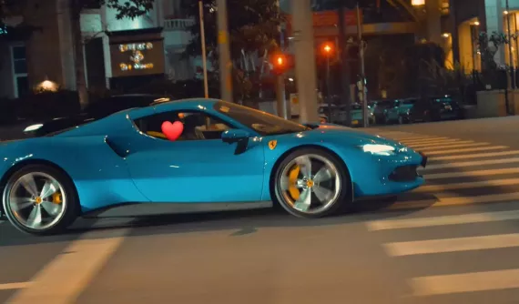 Siêu xe mui trần Ferrari 296 GTS màu lạ âm thầm về Việt Nam: Chủ nhân rất chăm chỉ mang xe dạo phố