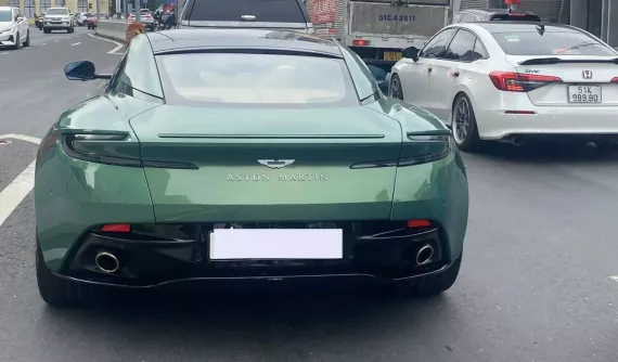 Aston Martin DB12 đầu tiên ở Thành phố Hồ Chí Minh lộ diện