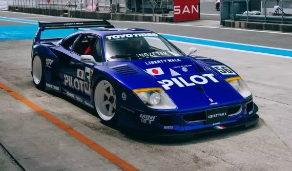 Đến huyền thoại như Ferrari F40 cũng khó thoát khỏi suy nghĩ độ xe của Liberty Walk