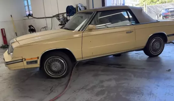 Đam mê vô giá khi "ông chủ" này chi trả 263 triệu đồng để làm lại chiếc Chrysler chỉ đáng 21 triệu đồng