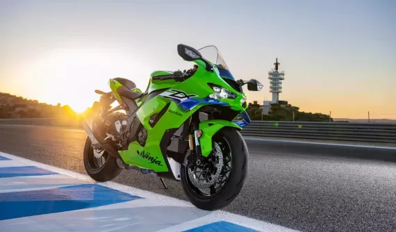 Kawasaki Ninja ZX-10R 2026 ra mắt: Tăng thêm 25% lực ép xuống mặt đường với gói khí động học mới