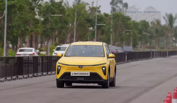 Doanh số xe MPV tháng 9/2025: Tân binh VinFast Limo Green vươn lên dẫn đầu phân khúc