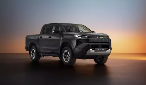 Toyota Hilux thế hệ mới chính thức ra mắt: Có cả bản điện và tương lại thậm chí cả hydro