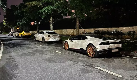 Dàn siêu xe và xe siêu sang đỉnh cao của tay chơi xe kín tiếng ở Tp.HCM