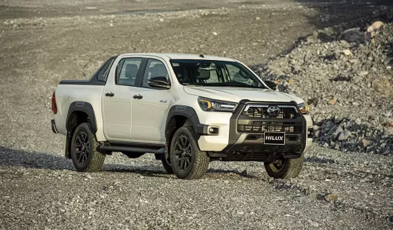 Doanh số xe bán tải tháng 10/2025: Toyota Hilux vượt qua Mitsubishi Triton nhờ ưu đãi hiếm hoi