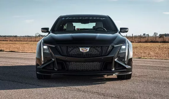 Bạn không đọc nhầm đâu vì chiếc Cadillac này bơm ra đến 1.000 mã lực, sử dụng cả hộp số sàn