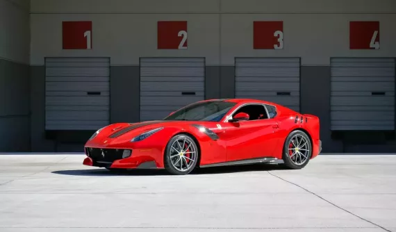 Chủ xe Ferrari F12tdf 2017 từ chối mức giá 1,75 triệu đô la cho chiếc xe vốn chỉ có giá 575.000 USD
