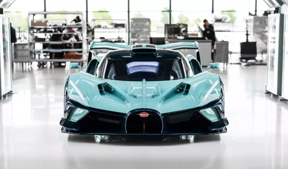Bugatti hoàn thiện chiếc xe đua Bolide cuối cùng