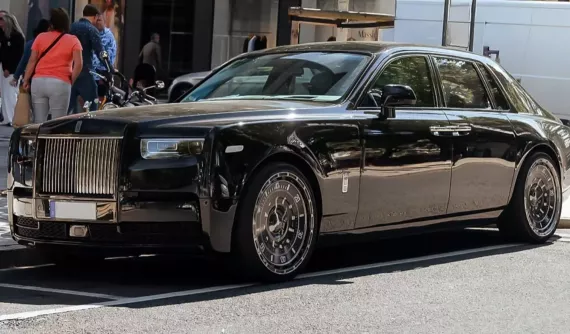 Thợ kim hoàn đặt hàng Novitec sản xuất 4 bộ mâm xe Rolls-Royce theo phong cách đồng hồ Rolex