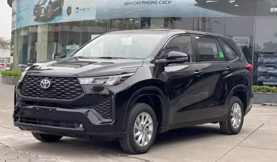 Toyota Innova Cross bản cắt trang bị lặng lẽ ra mắt Việt Nam, giá chỉ 730 triệu đồng