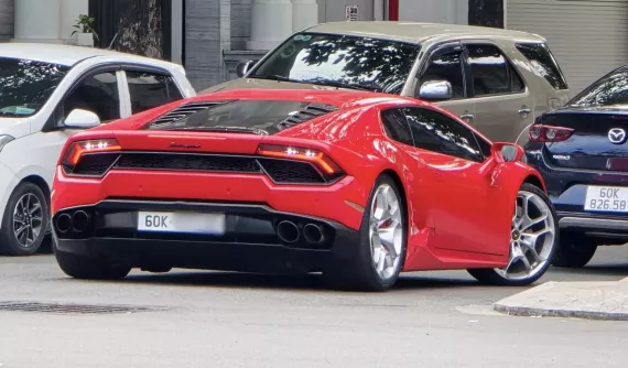 Lamborghini Huracan dẫn động cầu sau về Đồng Nai định cư, biển số hơn 100 triệu đồng