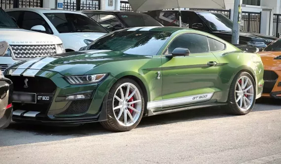 Ford Mustang máy V8 5.0 được độ body kit Shelby GT500