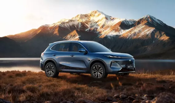 Geely EX5 phiên bản hybrid, có thể chạy 200 km không tốn xăng, sẽ được bán ở Việt Nam vào năm sau