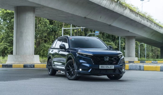 Honda CR-V được giảm giá 80 triệu, bản tiêu chuẩn chỉ còn 949 triệu đồng