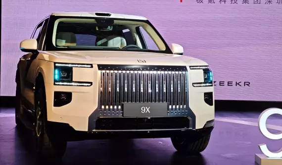 "Dân buôn" đặt mua Zeekr 9X rồi sang tay, đút túi hơn 400 triệu đồng