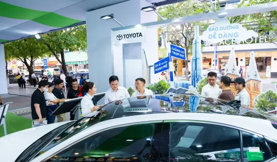 Các hãng chạy đua khuyến mại, lựa chọn nào có lợi cho khách hàng mua ô tô dịp cuối năm?