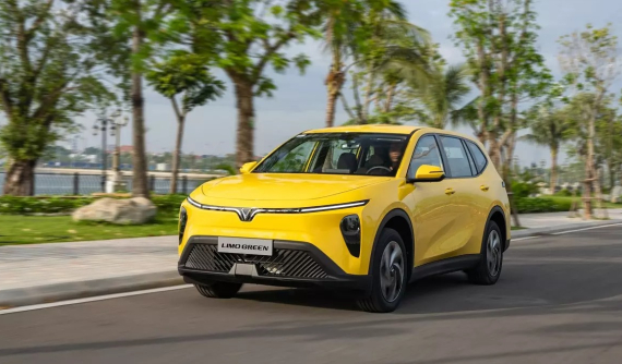 Top 10 ô tô bán chạy nhất Việt Nam tháng 11/2025: VinFast Limo Green gấp đôi "cựu vương" VF 3